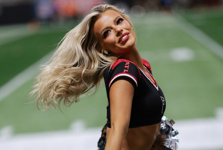 Tara Schiphof Atlanta Falcons Cheerleader